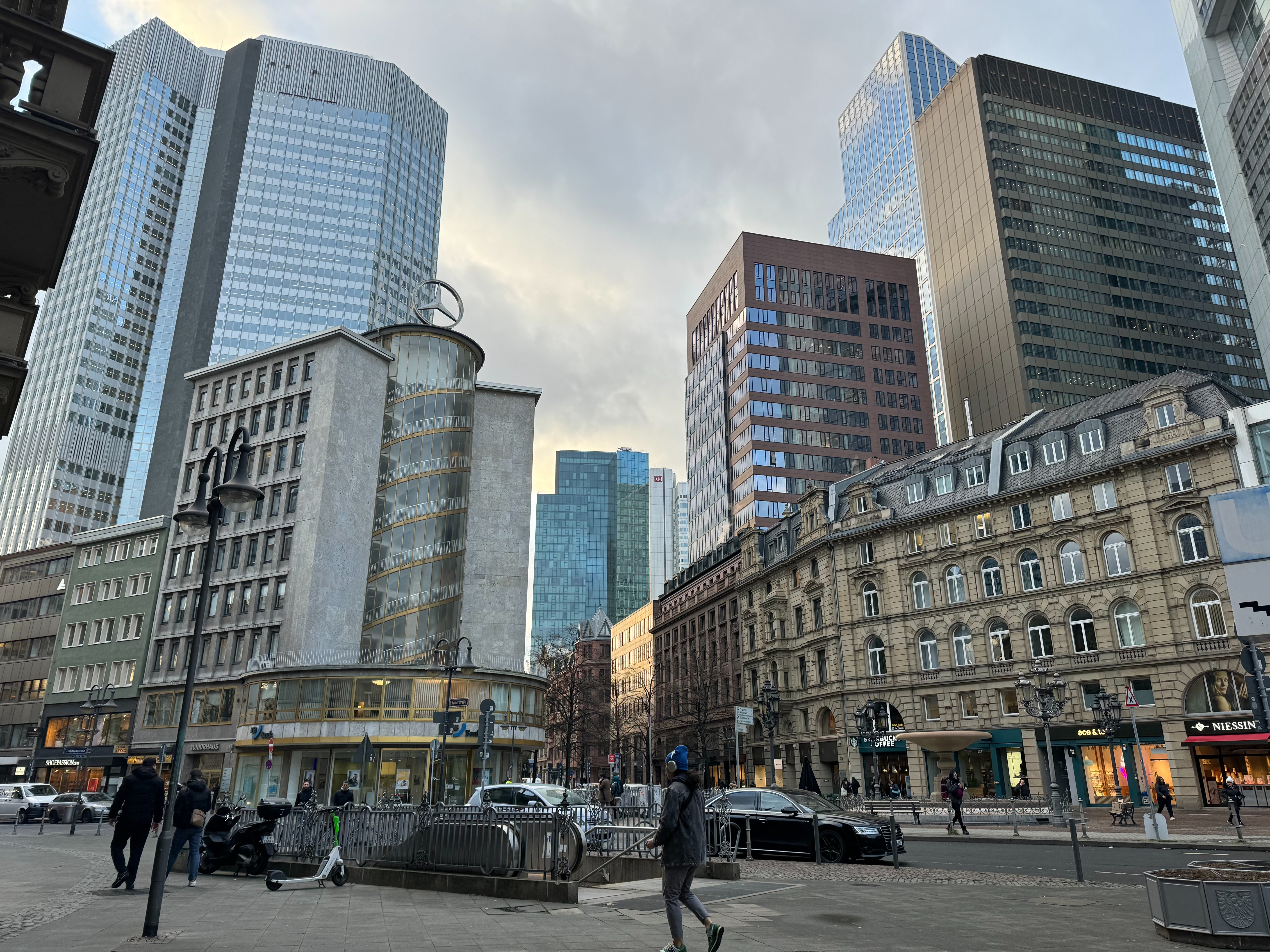lADPM4rHoPV1EIjNELzNFlA_5712_4284.jpg