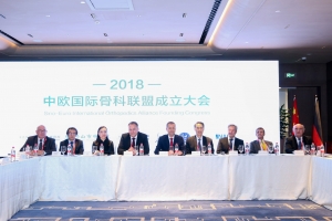 流水不爭先，爭的是滔滔不絕
