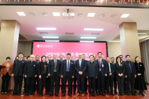 國際脊柱專家Mehren教授鄭州市骨科醫院完美日記